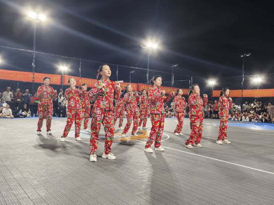 Faker意外战胜阿森纳，重要助攻引爆全场！赛场气氛高涨(faker五选加里奥比赛视频)