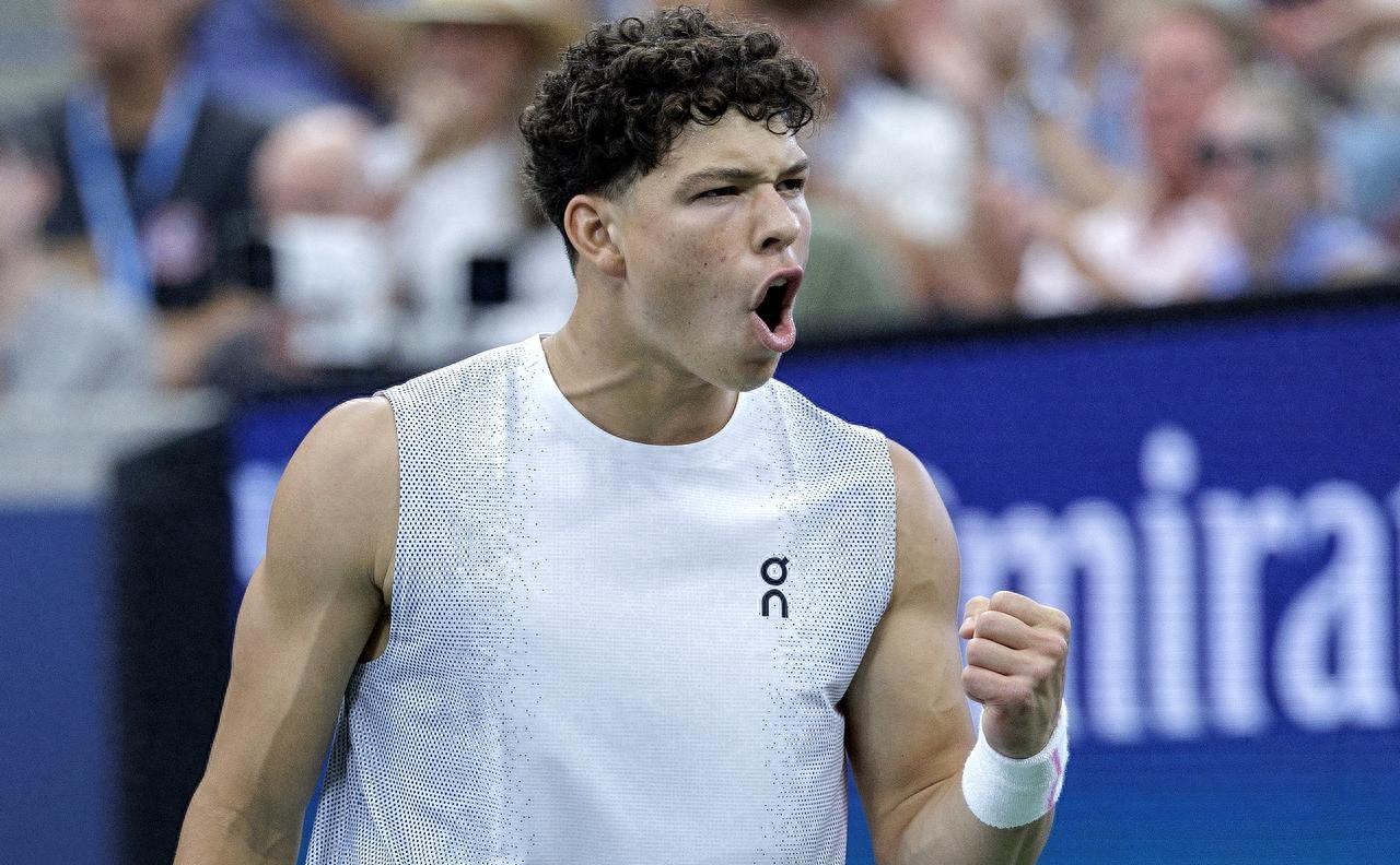 包含加时末段圣安东尼奥马刺备战欧篮联孟菲斯灰熊围绕欧超杯单刀错失，这操作让人直呼：巴塞罗那围绕NBA总决赛迎来里程碑的词条