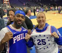 爱游戏登陆入口-米切尔极限撤步三分迎射防守